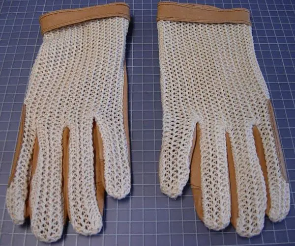 Foto aus der offiziellen Meldung: Covalliero Reithandschuh and Reitbekleidung (Riding gloves) Reithandschuhe — Risiko: Chemikalie