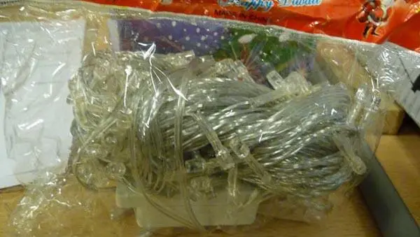 Photo de l’avis officiel: 100L LED Chaîne d’éclairage — risque: Choc électrique