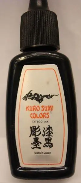 Foto aus der offiziellen Meldung: Kuro Sumi Kuro Sumi Colors Tattoo Ink Tätowierungstinte — Risiko: Chemikalie (A12/0673/15)