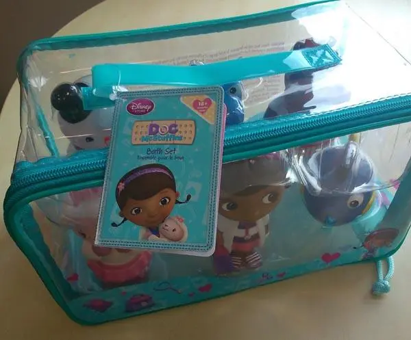 Foto do aviso oficial: Disney Doc McStuffins Bath Set Brinquedos de banho de plástico — risco: Engasgamento