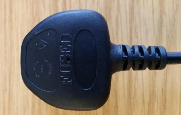 Foto do aviso oficial: Chumbo da rede elétrica — risco: Choque elétrico
