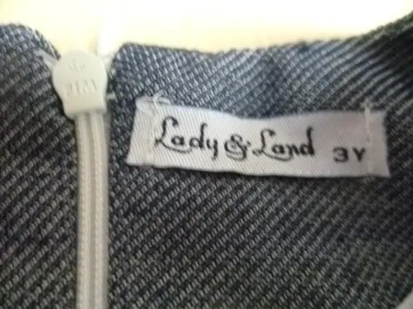 Foto uit de officiële melding: Lady and Land Kinderkleding set — risico: Verwonding