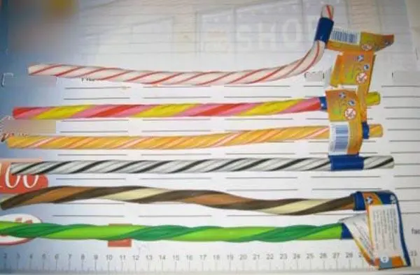 Foto do aviso oficial: WESTCOTT ACME TWIST IT radír (twist it erasers) Safas flexíveis — risco: Engasgamento