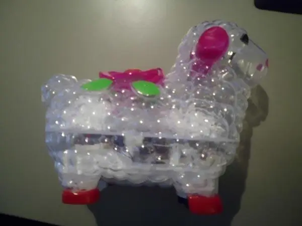 Photo from the official notice: Longxin plastic toy — choking & injuries risk