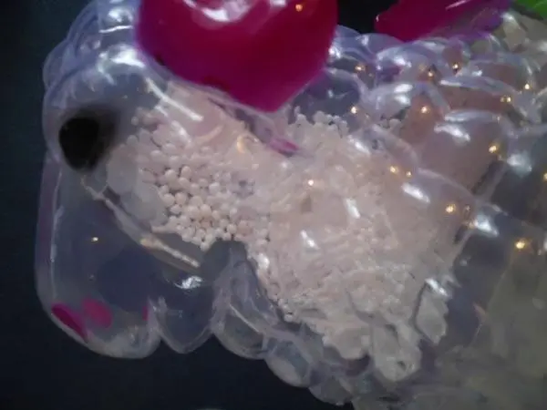 Photo from the official notice: Longxin plastic toy — choking & injuries risk