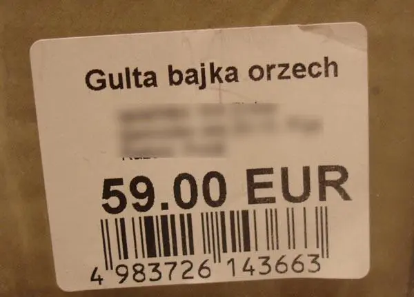 Foto aus der offiziellen Meldung: Holzbett — Risiko: Ersticken