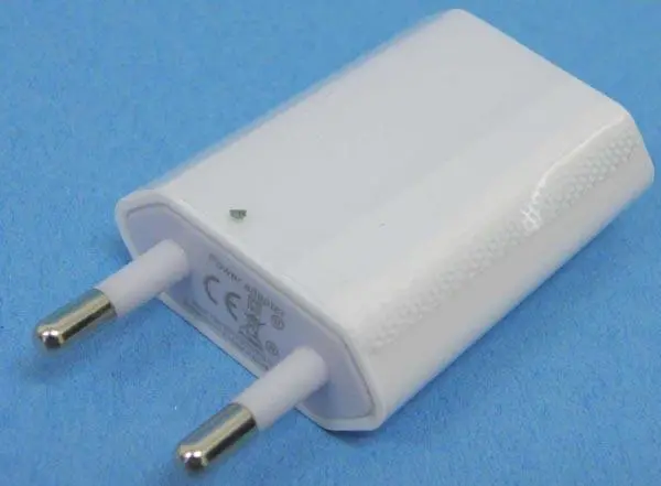Photo de l’avis officiel: MINI 3 in1 Charger Ensemble de chargeurs — risque: Choc électrique