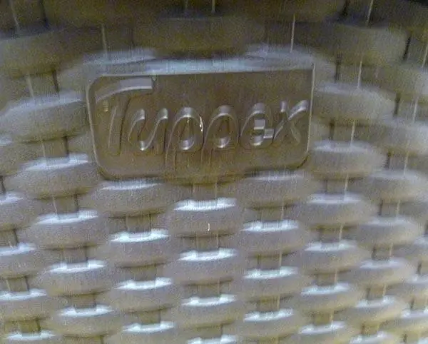 Foto uit de officiële melding: TUPPEX Plastic kinderstoel — risico: Verwonding