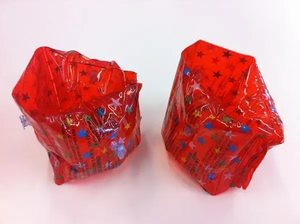 Foto uit de officiële melding: Hema Zwembandjes (Armbands) Opblaasbare armbanden — risico: Verdrinking