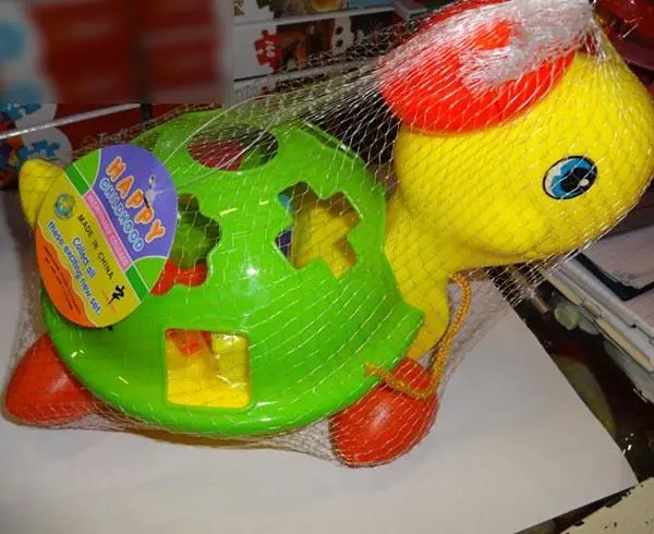 Photo from the official notice: Zhong Ting Happy Childhood pull-along toy — choking risk