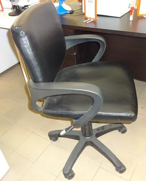 Photo de l’avis officiel: Igo Chaise de bureau — risque: Blessures