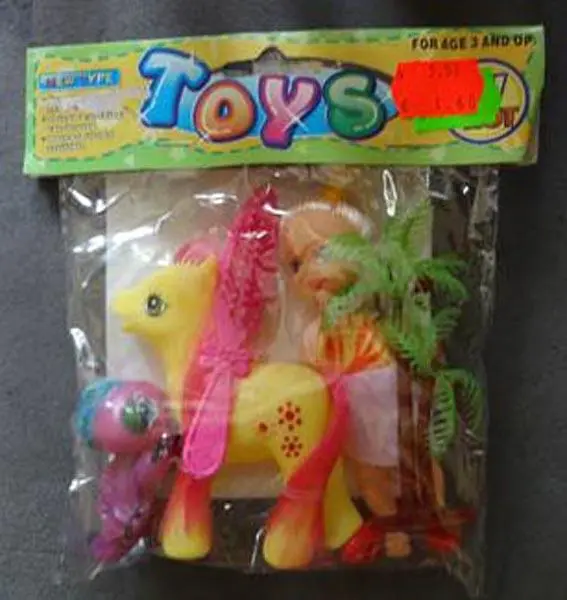 Photo de l’avis officiel: Ensemble de jouets en plastique — risque: Risque chimique