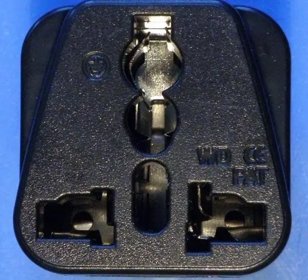 Photo from the official notice: Delight EU Plug Converter / Hálózati átalakító dugó plug adaptor — electric shock risk