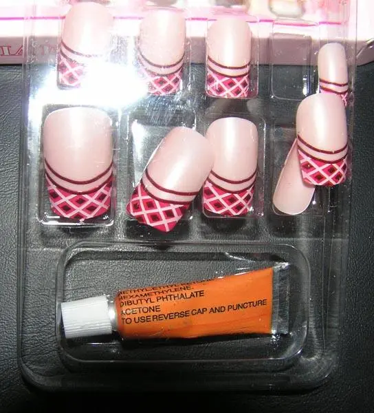Foto uit de officiële melding: Mei Jia Er Mei jia er - Office Girls Valse nagels — risico: Chemische risico's