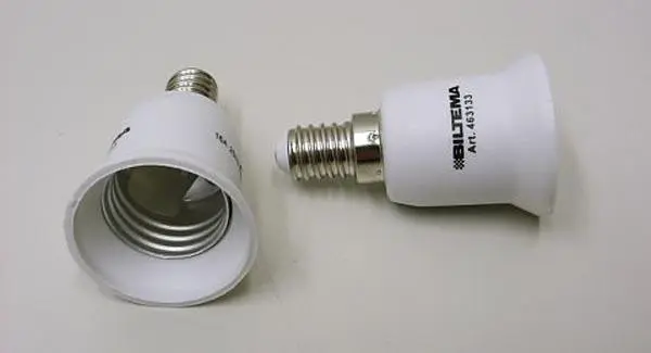 Zdjęcie z oficjalnego zgłoszenia: Biltema Lampunkanta-adapteri GU10 / E27, Lampunkanta-adapteri E14 / E27 Adapter uchwytu lampy — ryzyko: Porażenie prądem