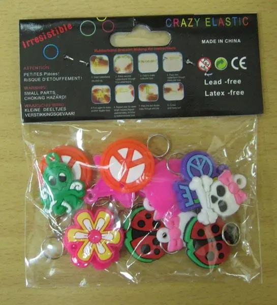 Foto aus der offiziellen Meldung: CRAZY  ELASTIC Fashion Loom Bands Webstuhl Band Charms — Risiko: Chemikalie