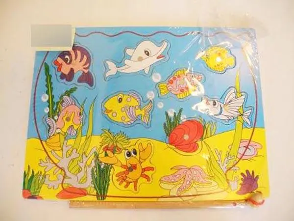 Foto do aviso oficial: Biltema Fiskepussel ('fishing puzzle') Quebra-cabeças de madeira — risco: Engasgamento