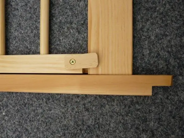 Foto aus der offiziellen Meldung: MALATEC Kugelschreiber aus Holz — Risiko: Einklemmen
