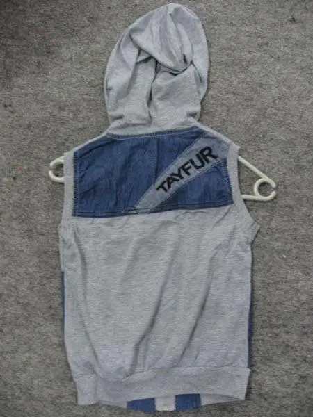 Photo from the official notice: Tayfur boys' sleeveless sweatshirt — strangulation risk