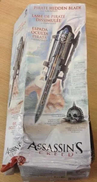 Photo from the official notice: McFarlane Toys, Ubisoft Assassin's Creed - Pirate Hidden Blade and Gauntlet role-play accessory — injuries risk