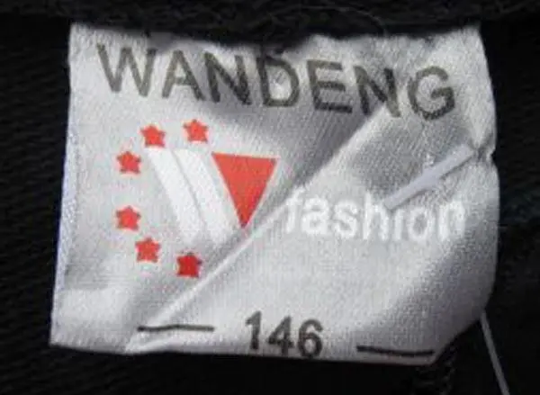 Foto aus der offiziellen Meldung: Wandeng Kinder Sweatshirt — Risiko: Strangulierung