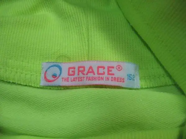 Foto aus der offiziellen Meldung: Grace Mädchen Sweatshirt — Risiko: Strangulierung