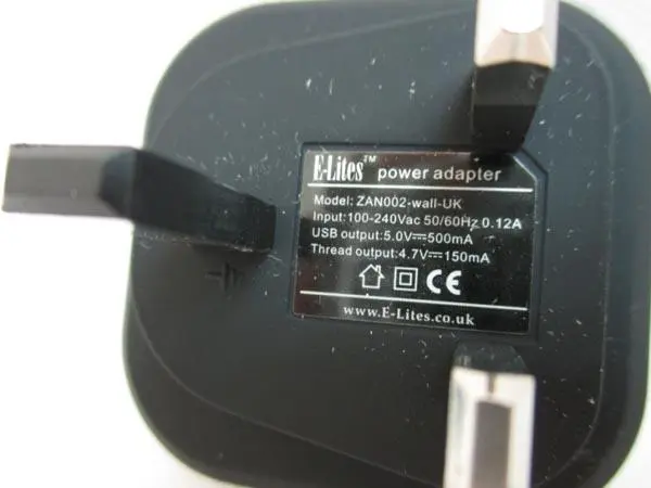 Foto aus der offiziellen Meldung: E-Lites Power Adapter Stromversorgung für elektronische Zigaretten — Risiko: Elektrischer Schlag