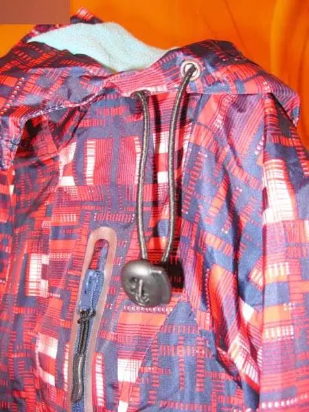 Photo from the official notice: Arino children’s jacket — strangulation risk