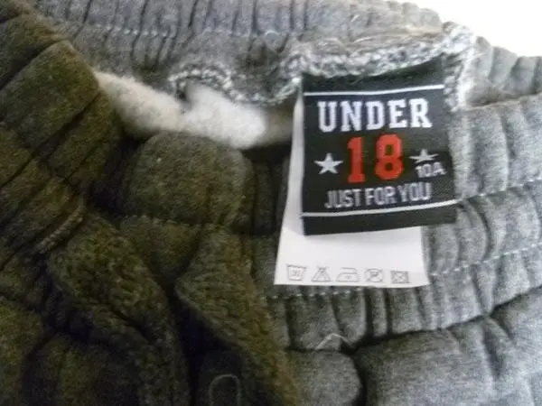 Foto uit de officiële melding: Under 18 Kinderbroeken — risico: Verwonding