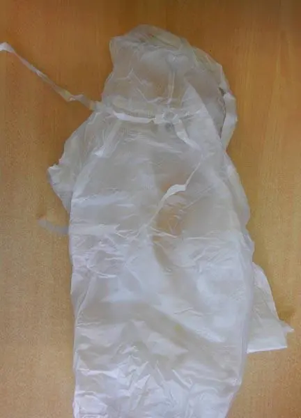 Photo from the official notice: SL gyermek esőköpeny  ('Children's raincoat') — strangulation risk