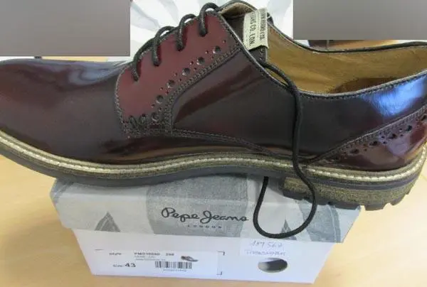 Foto dell’avviso ufficiale: Pepe Jeans Scarpe da uomo — rischio: Rischio chimico