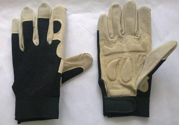 Photo de l’avis officiel: Carrefour Gants motoculture Gants de travail — risque: Risque chimique
