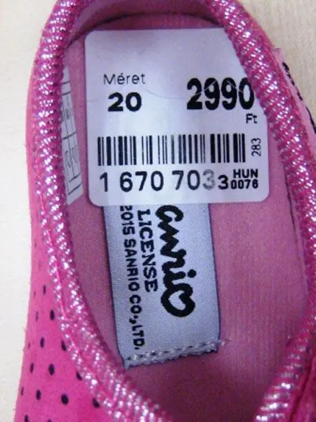 Photo de l’avis officiel: Hello Kitty, Sanrio Chaussures pour bébés — risque: Étouffement