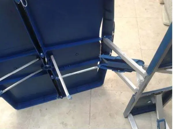 Photo de l’avis officiel: AKTIVE SPORT Table de camping pliante et tabourets — risque: Blessures