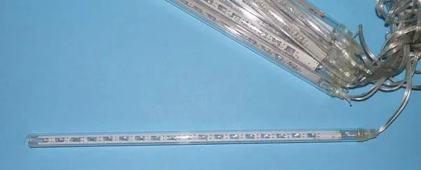 Photo de l’avis officiel: LED meteor Rainlight Chaîne d’éclairage — risque: Choc électrique & Incendie