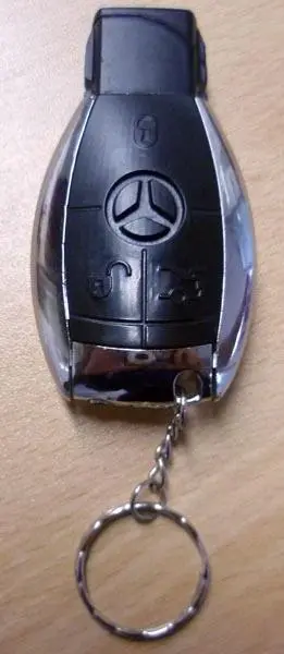 Photo from the official notice: Zenit novelty lighter — fire risk (A12/1748/15)