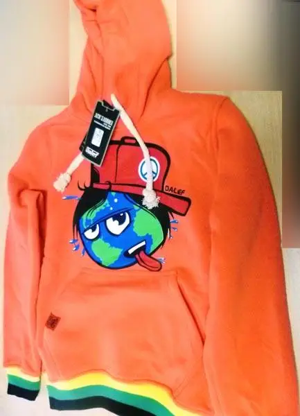 Foto aus der offiziellen Meldung: Dalef Kinder-Sweatshirt — Risiko: Strangulierung