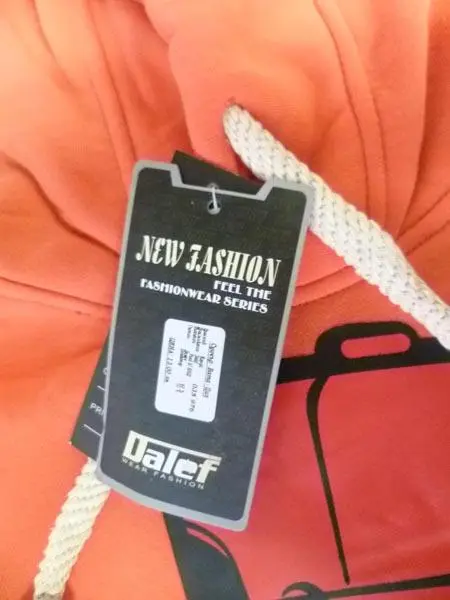 Foto aus der offiziellen Meldung: Dalef Kinder-Sweatshirt — Risiko: Strangulierung