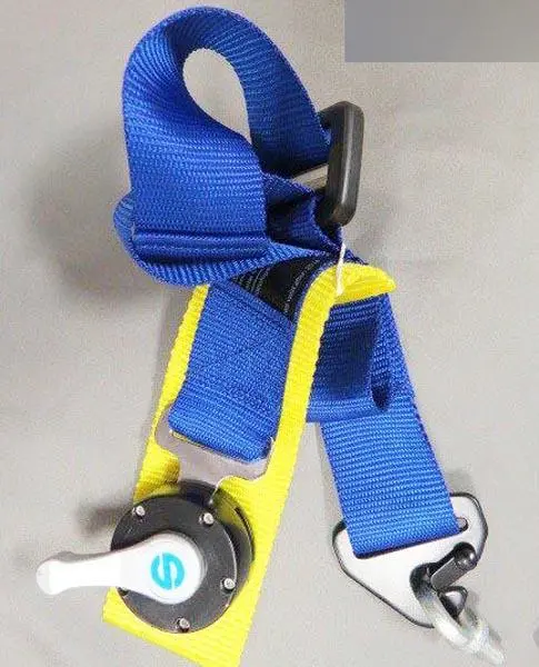 Foto dell’avviso ufficiale: SPARCO / SABELT / TAKATA  (counterfeit) 3" 4 / 6 POINT HARNESS Red/Black/Blue QUICK RELEASE CAMLOCK (COUNTERFE — rischio: Lesioni