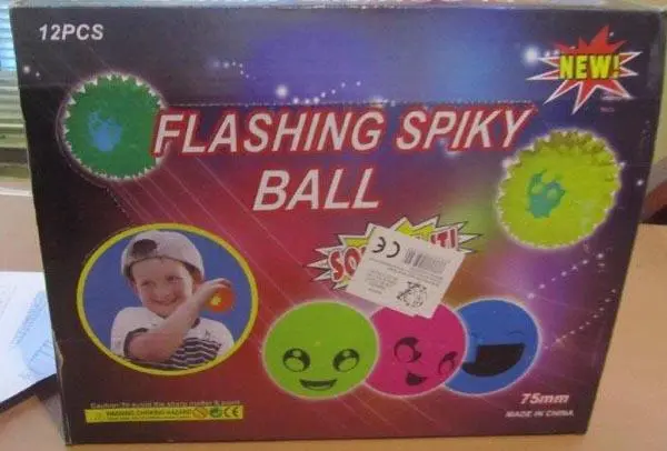 Foto uit de officiële melding: Flashing Spiky Ball Plastic speelgoed — risico: Milieu