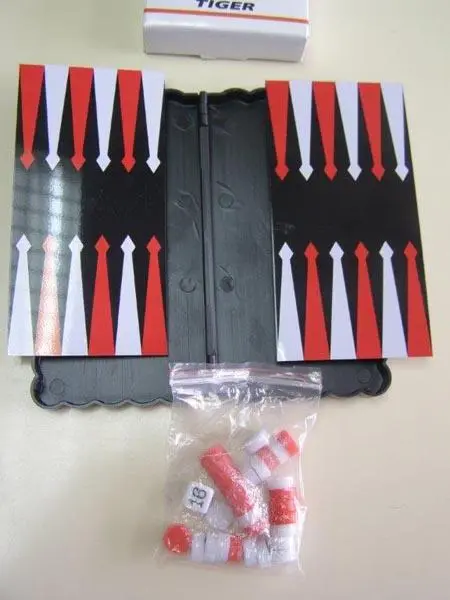 Photo from the official notice: Tiger MAGNETISK BACKGAMMON ('Magnetic Backgammon') magnetic backgammon set — cuts risk
