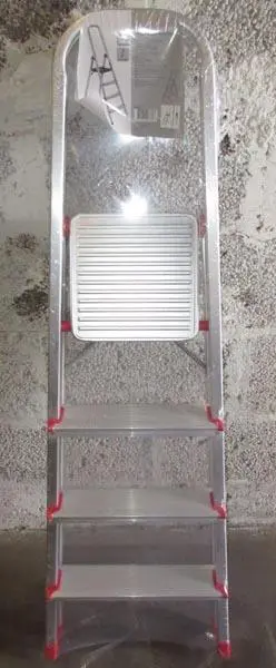 Photo de l’avis officiel: Aluminium Household Ladder Échelle — risque: Blessures