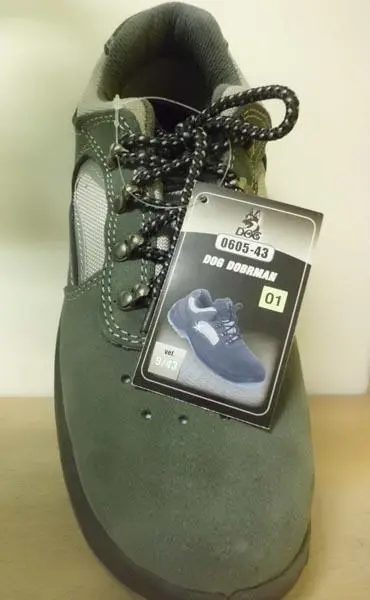Photo de l’avis officiel: Dog Dog dobrman Chaussures de travail — risque: Risque chimique