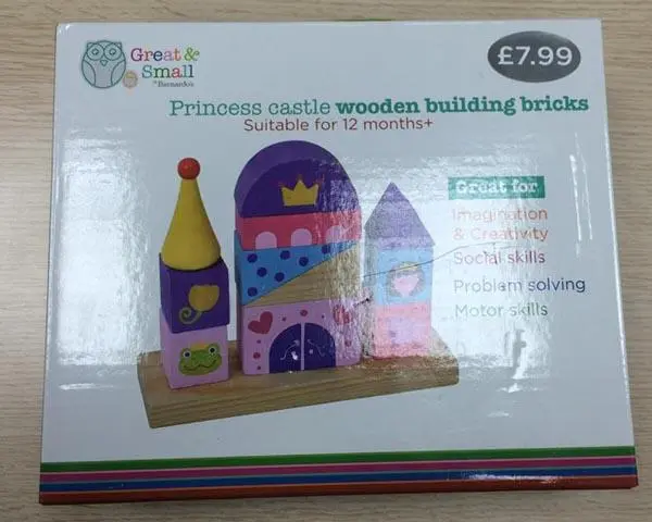 Photo de l’avis officiel: Great &amp; Small / Barnardo's Princess castle wooden building bricks Jouet en bois — risque: Étouffement