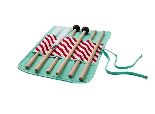 Foto do aviso oficial: Ikea LATTJO Tongue drums and LATTJO Drumstick sets Tambores e conjuntos de baquetas — risco: Engasgamento