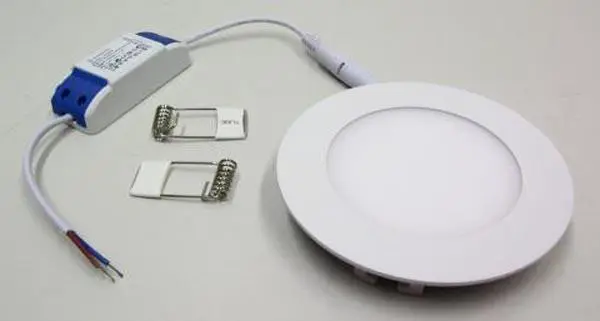 Foto do aviso oficial: Electrogear LED paneelivalaisin / LED Panel Light Luz — risco: Choque elétrico