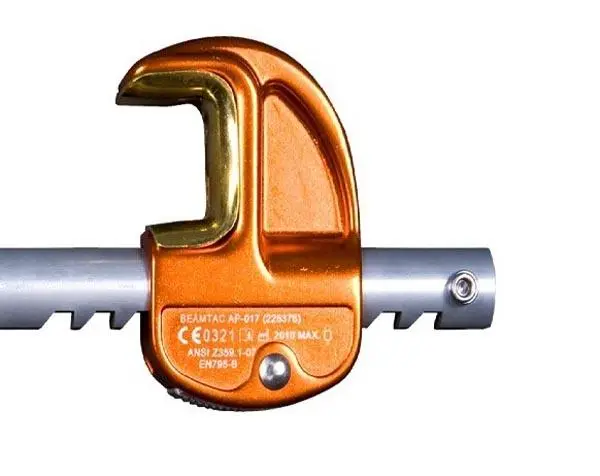 Foto do aviso oficial: Skylotec BEAMTAC Braçadeira de fixação para vigas de aço — risco: Ferimentos