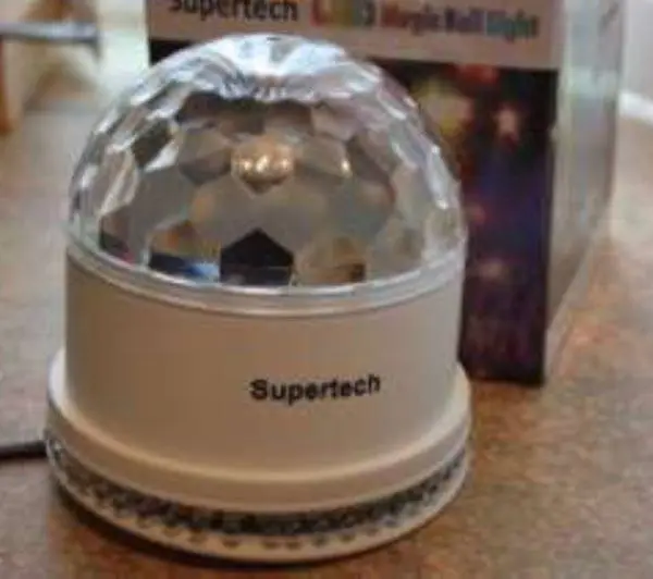 Photo de l’avis officiel: Supertech LED Magic Ball Light Lampe à bille LED — risque: Choc électrique