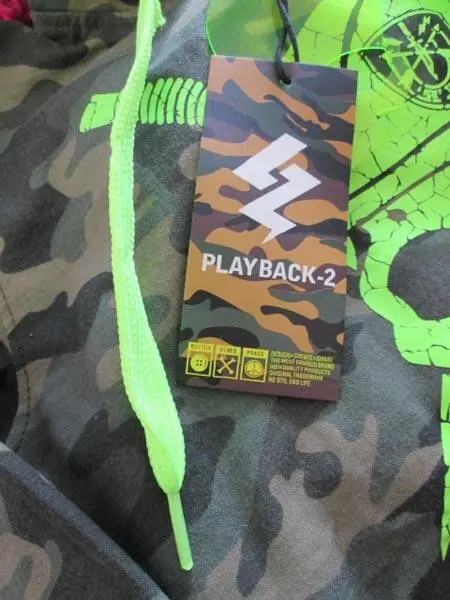 Foto aus der offiziellen Meldung: PLAYBACK-2 Kinder-Sweatshirt — Risiko: Strangulierung