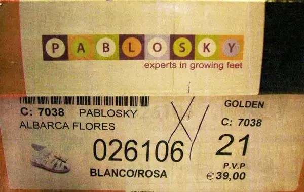 Foto do aviso oficial: PABLOSKY ALBARCA FLORES Sandálias para meninas — risco: Engasgamento